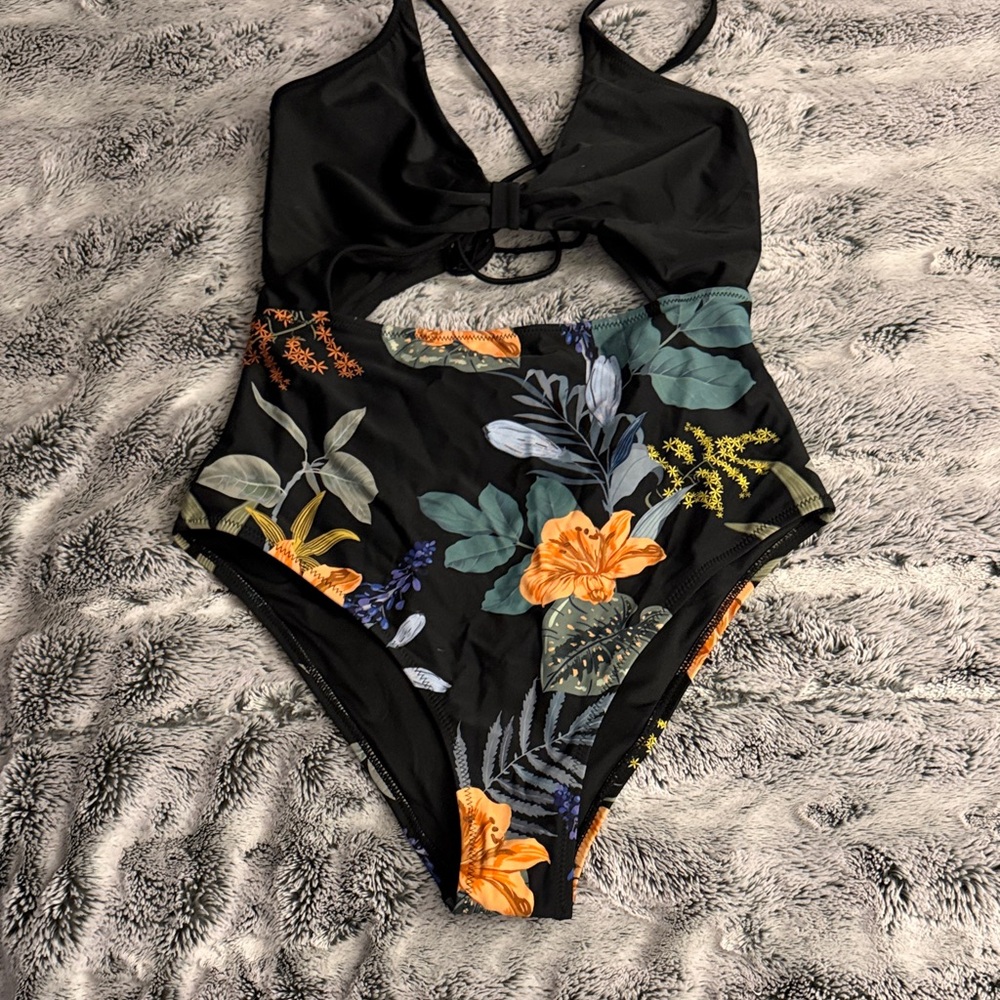 Cupshe Black Floral One Piece cut out Swimsuit